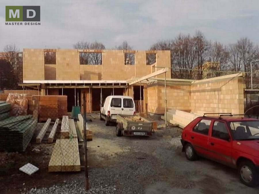 RealizaceMalý ekonomický dům do L s podkrovím objímající zahradu Ostrava Pustkovec - vizualizace2
