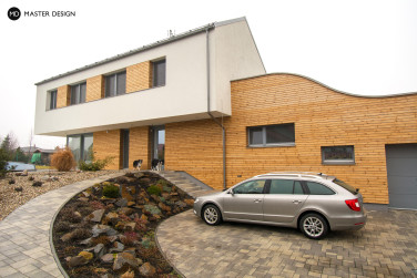 Two storey house with pitched roof, swimmingpool and timber facades - Krmelín - main visualisation
