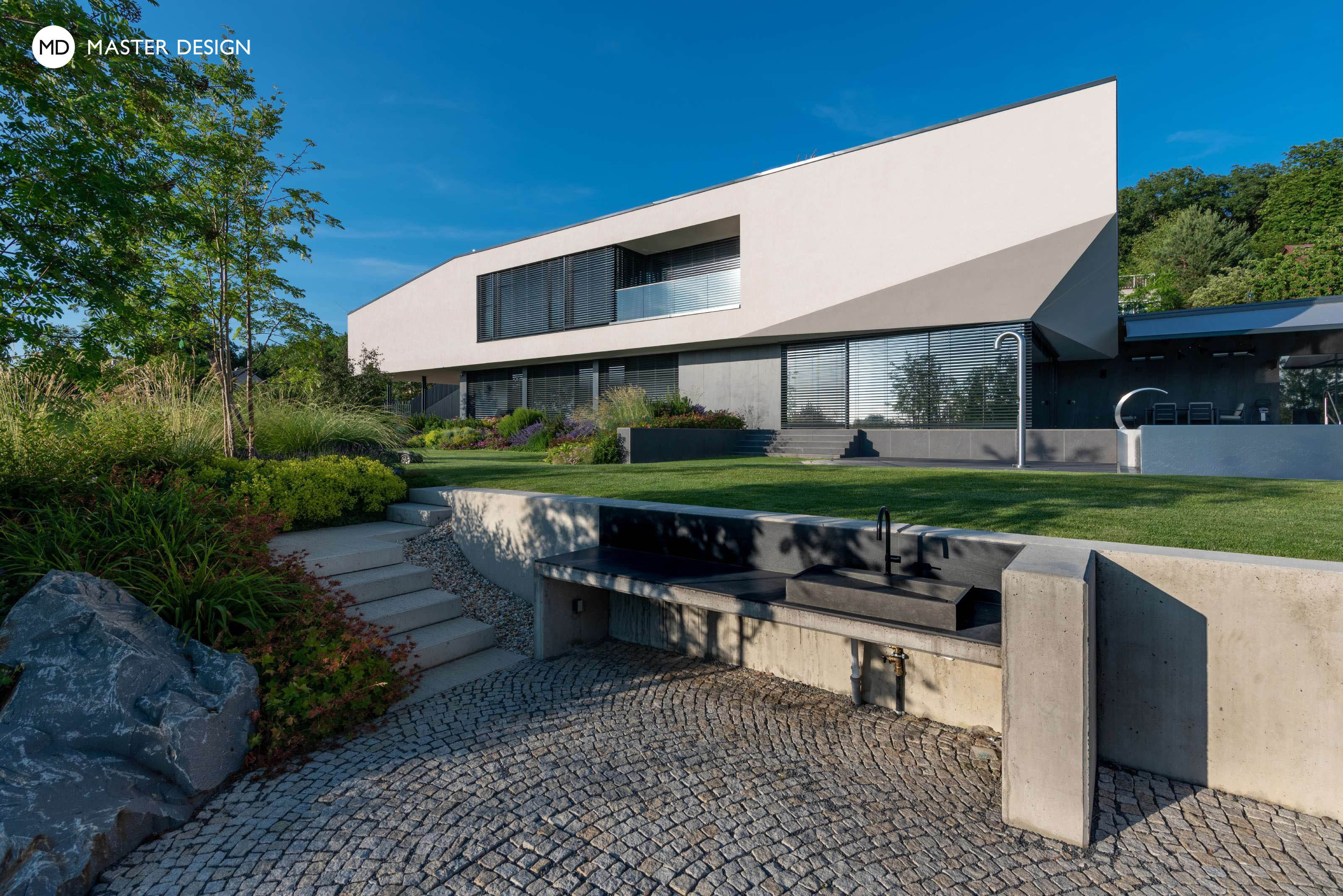 Luxury White Villa with Stainless Steel Swimming PoolŠternberk - visualisation4