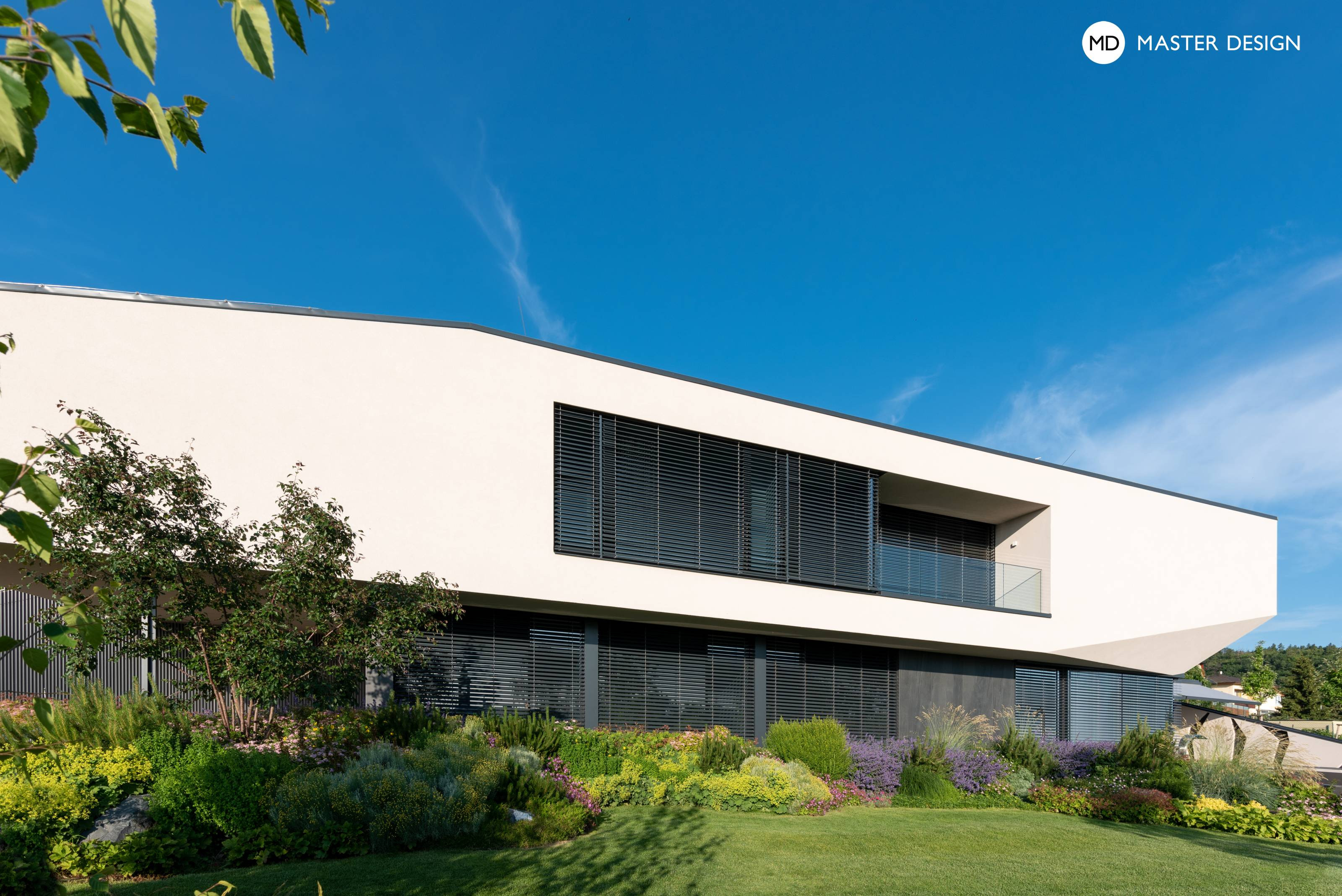 Luxury White Villa with Stainless Steel Swimming PoolŠternberk - visualisation5