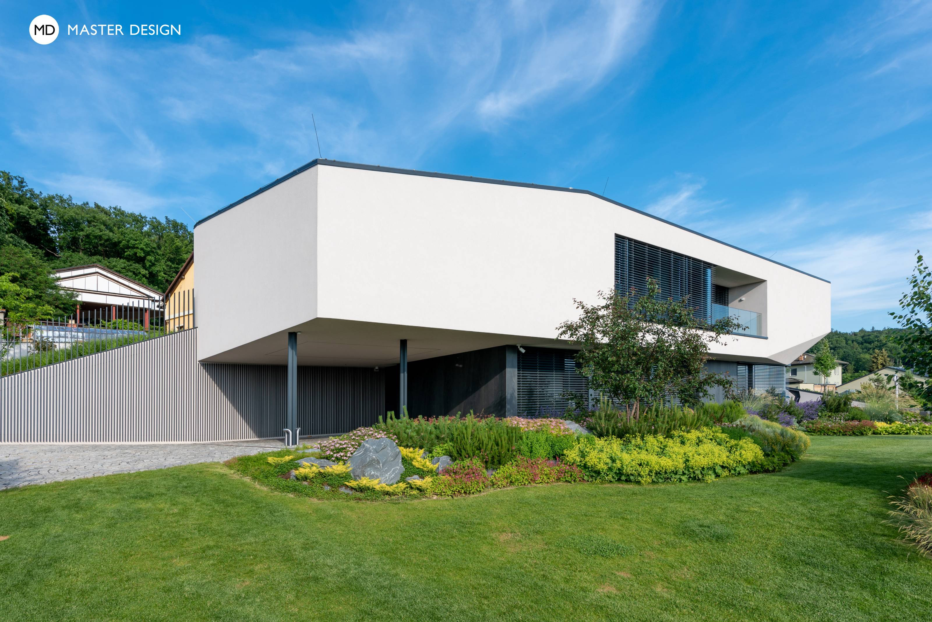 Luxury White Villa with Stainless Steel Swimming PoolŠternberk - visualisation6