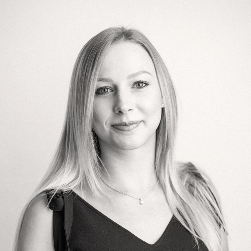 Andrea Hrdinová - office manager - hlavní vizualizace Andrea Hrdinová - office manager - hlavní vizualizace