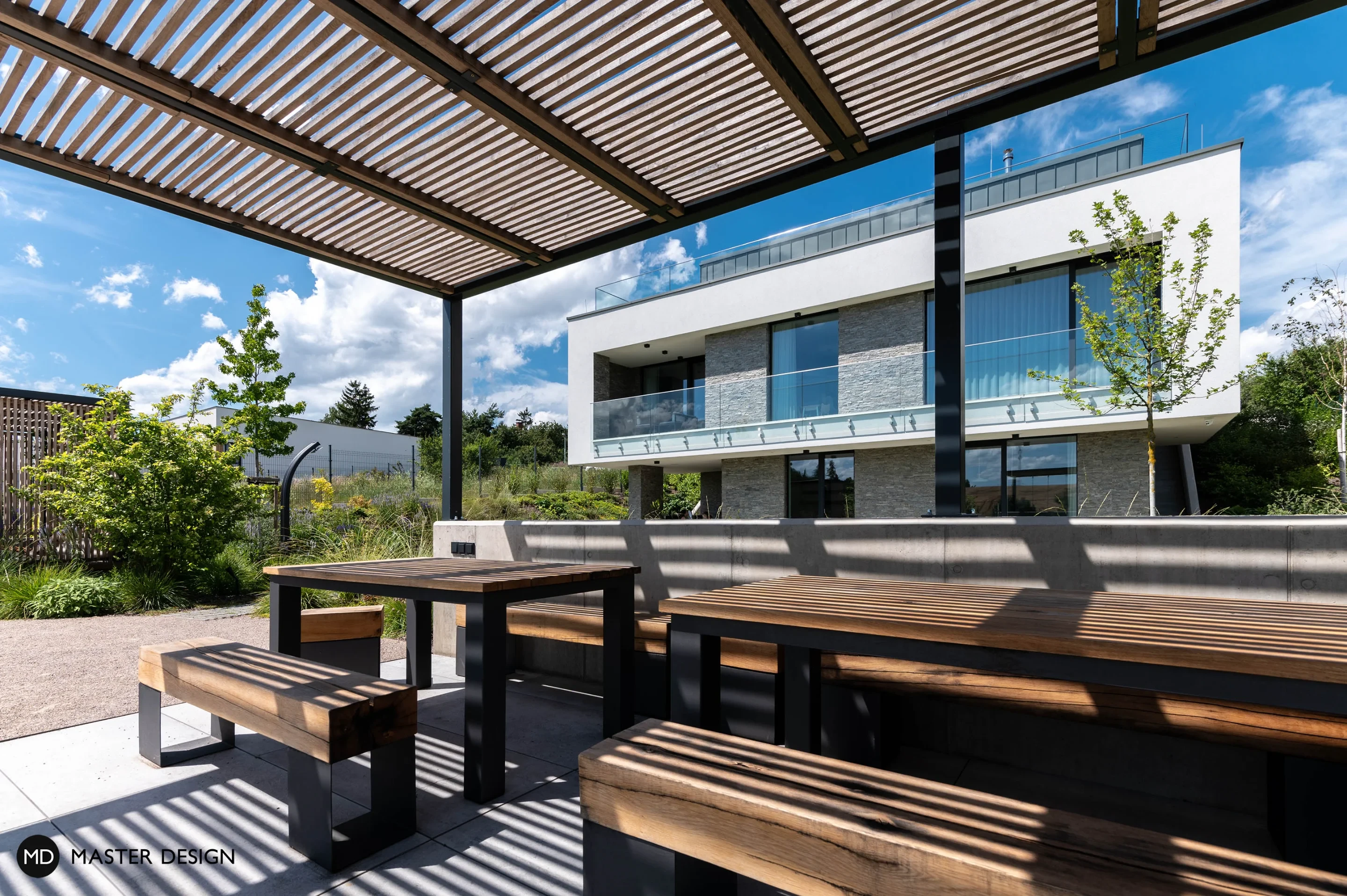 Třípatrový dům ve svahu s luxferovou stěnouPraha - vizualizace3