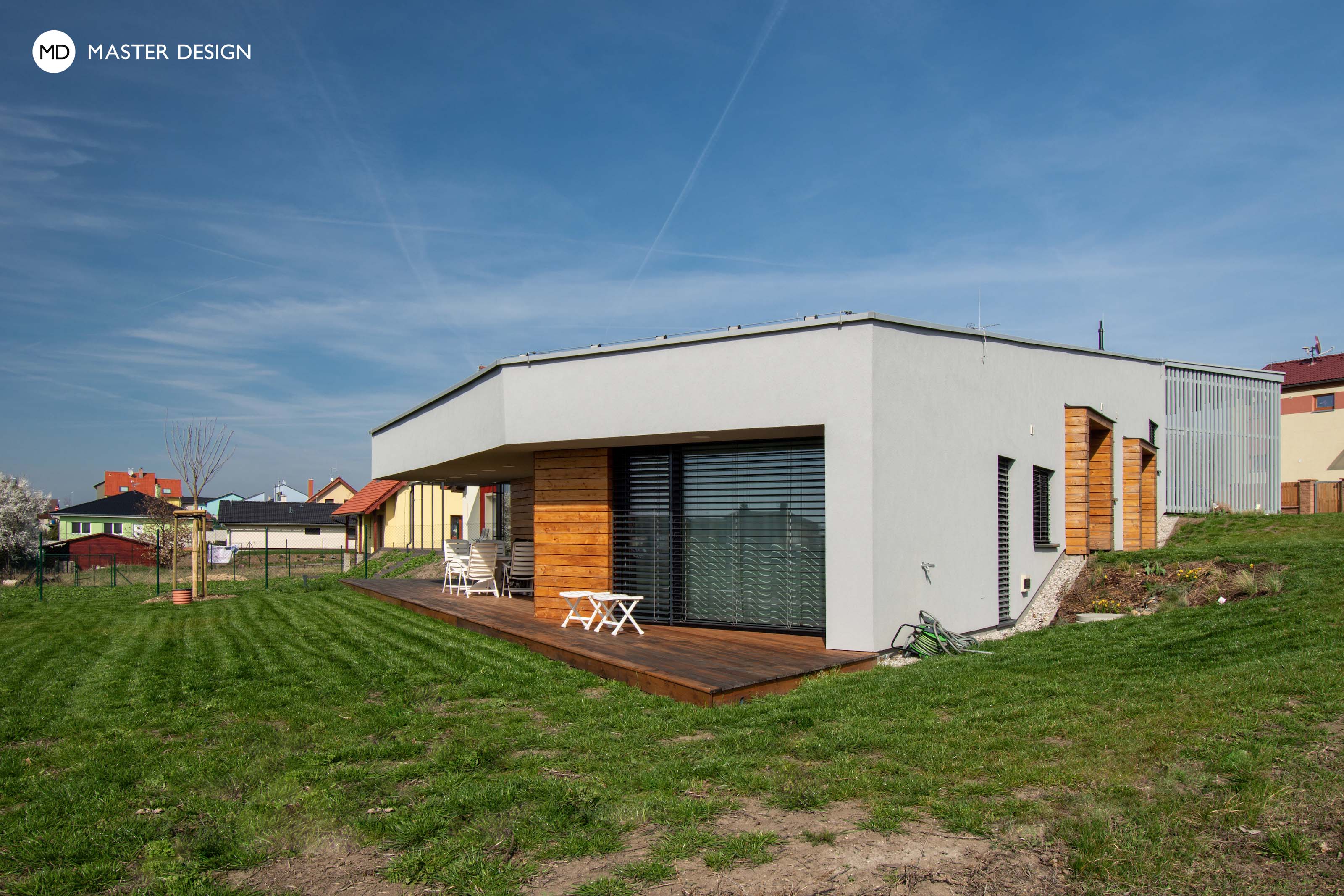 Moderní bungalov ve svahu s pultovou střechou a zastřešenou terasou pro mladou rodinu - Odolená Voda - Vizualizace 7
