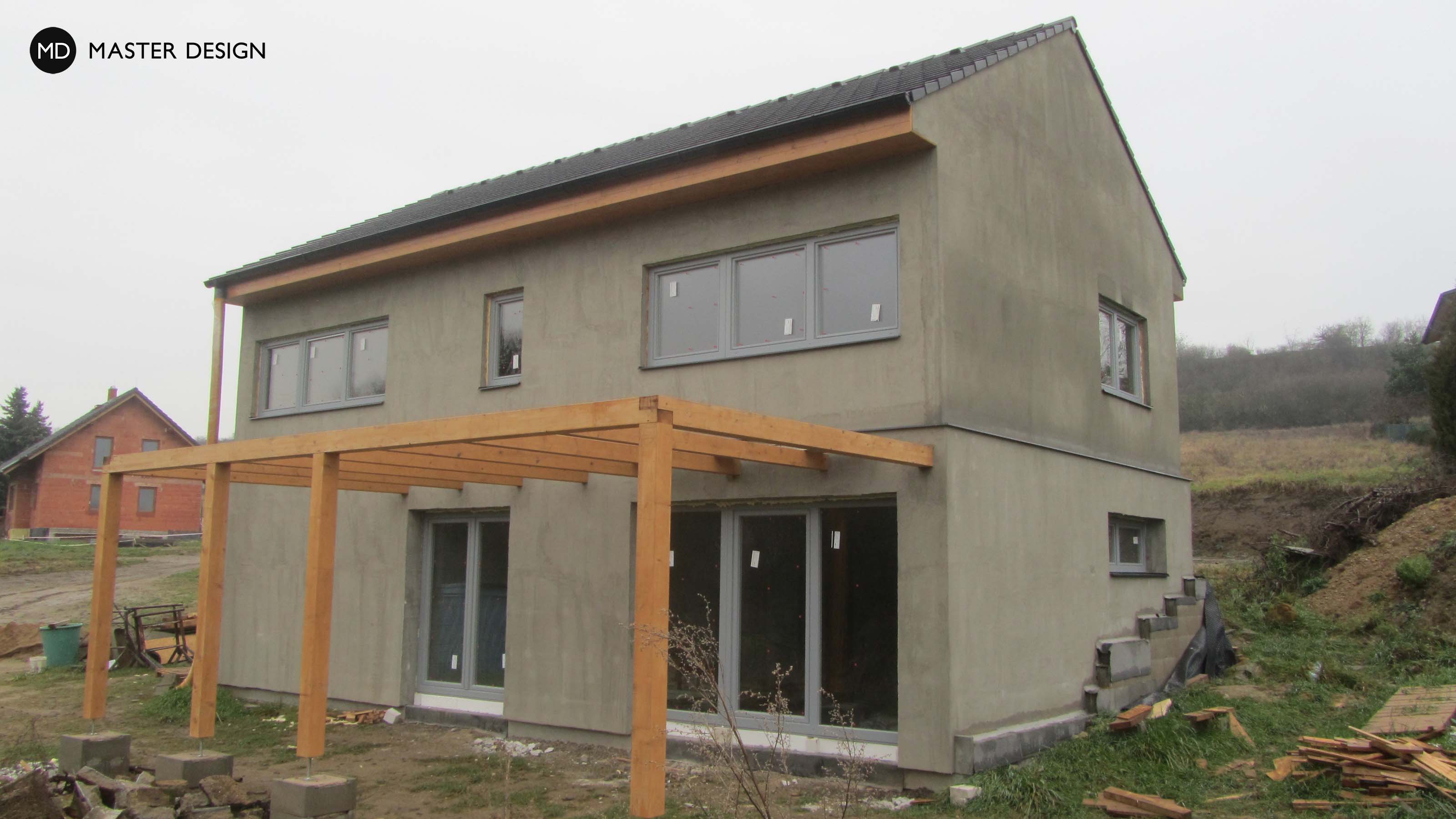 Patrová dřevostavba ve svahu se sedlovou střechou a velkou terasou - Tuchoměřice - Vizualizace 2